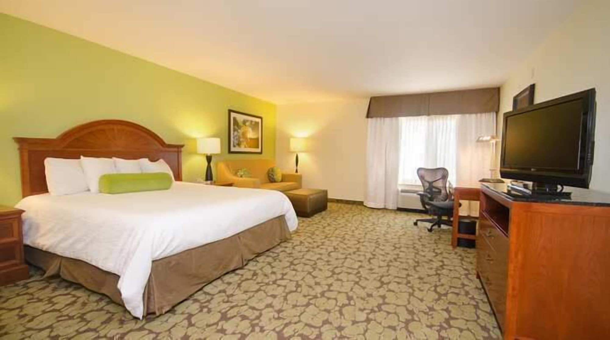Hilton Garden Inn Wichita Dış mekan fotoğraf