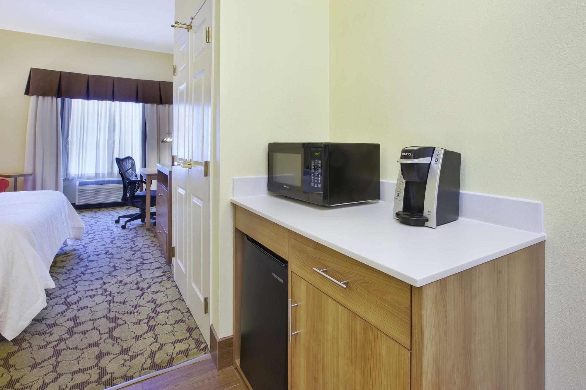 Hilton Garden Inn Wichita Dış mekan fotoğraf